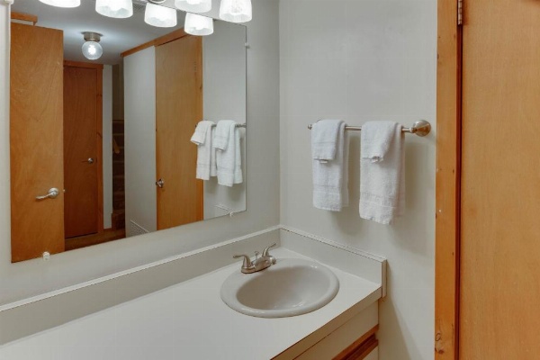 Chalet High image 19