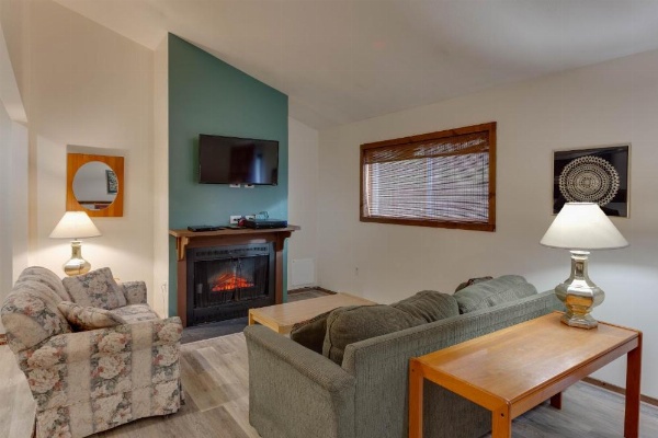 Chalet High image 29