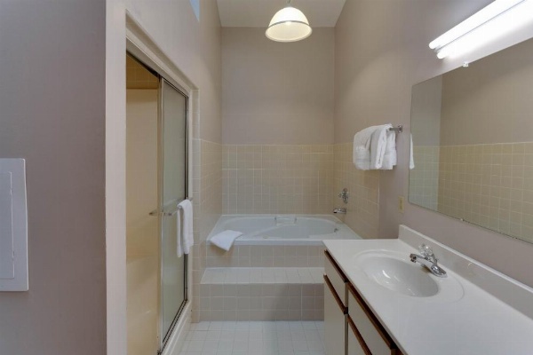 Chalet High image 32