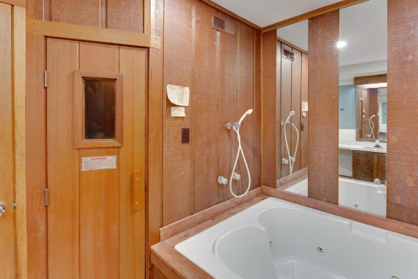 Chalet High image 36