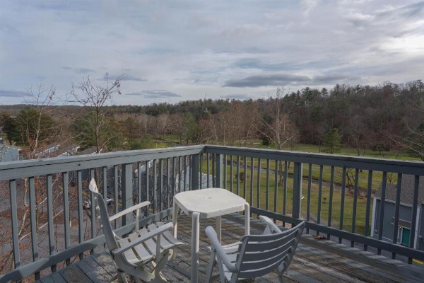 Chalet High image 40