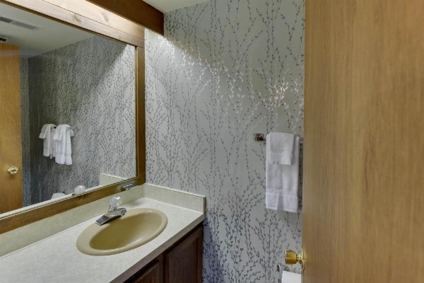 Chalet High image 50