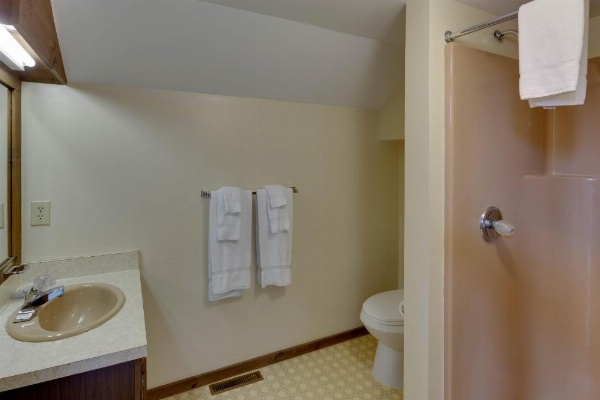 Chalet High image 51